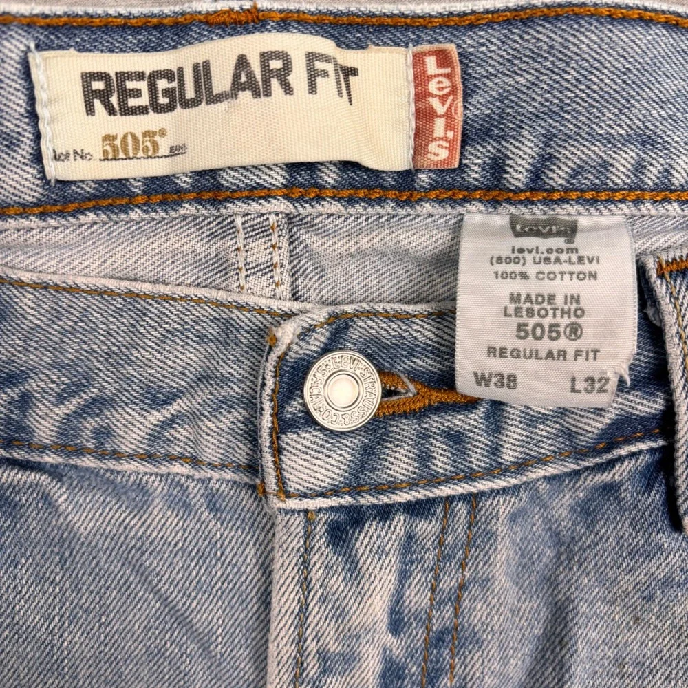 Levis 505 Regular Fit Light Wash Denim Jeans Mens 38x32 Straight Leg 0795